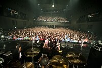 「ヤバイTシャツ屋さん "Galaxy of the Tank-top" TOUR 2018 ～追加ワンマン公演～」大阪・Zepp Osaka Baysideの様子。（Photo by KEIJU）