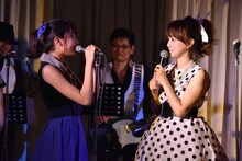 寺島和花（左）の質問に答える渡辺美奈代（右）。