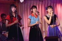 左から阿部かれん、星里奈、寺島和花。