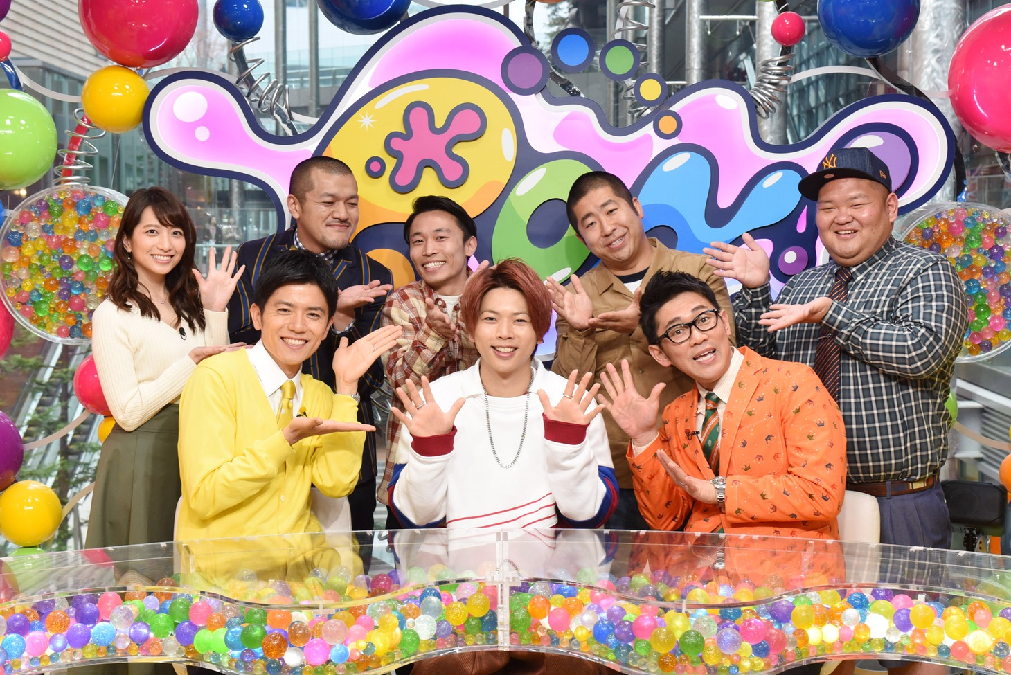 「PON!」新レギュラーに決まったNEWSの増田貴久（手前中央）。(c)日本テレビ
