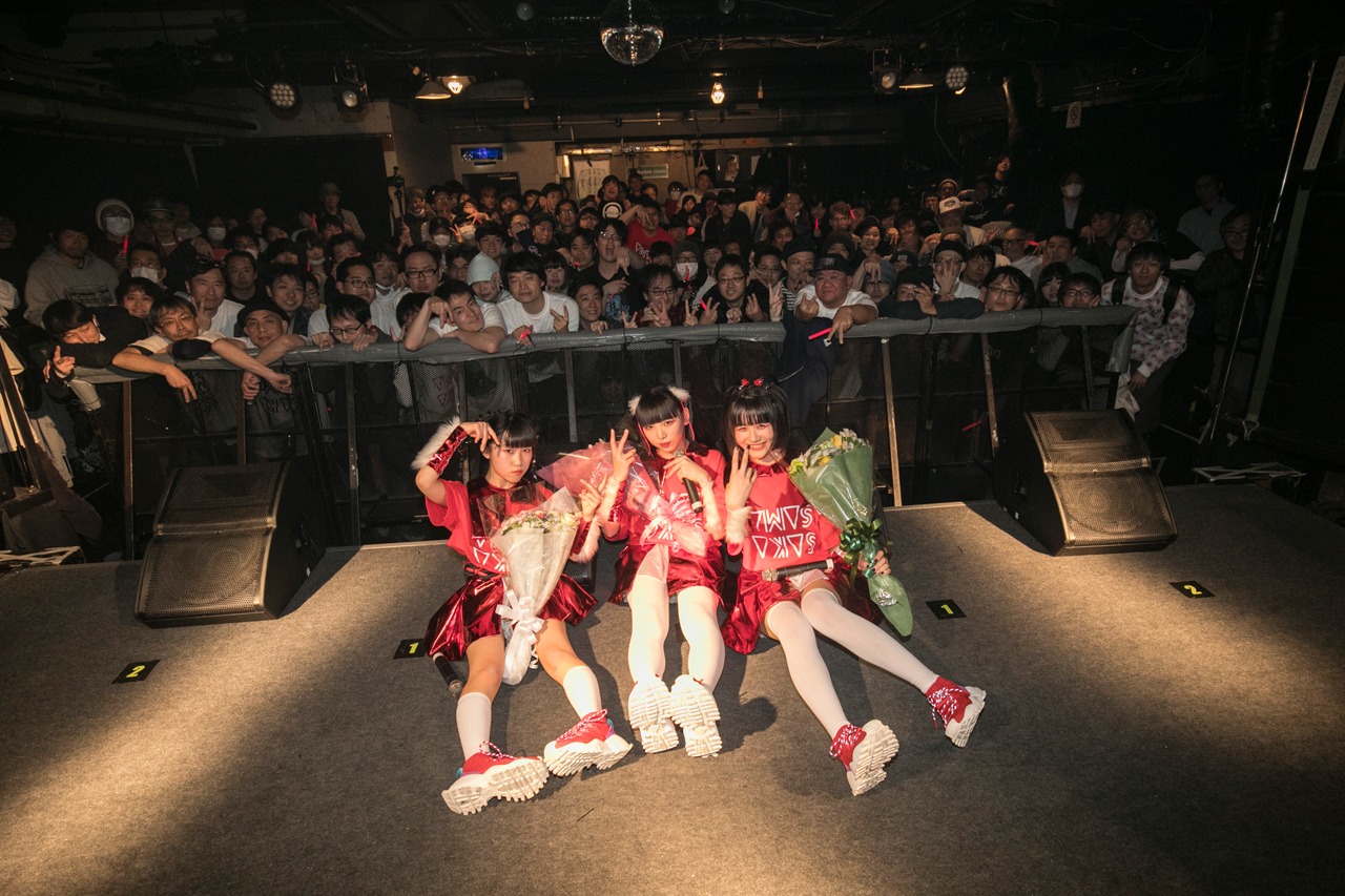 SAKA-SAMA「イッツ ア SAKA-SAMAワールド」の様子。（撮影：藤島亮）