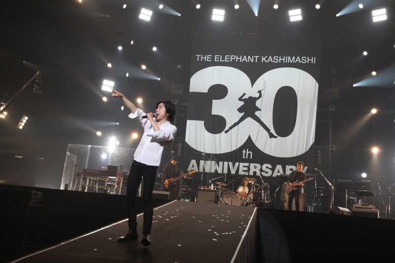 「エレファントカシマシ 30th ANNIVERSARY TOUR 2017“THE FIGHTING MAN”FINAL」の様子。（撮影：大森克己）