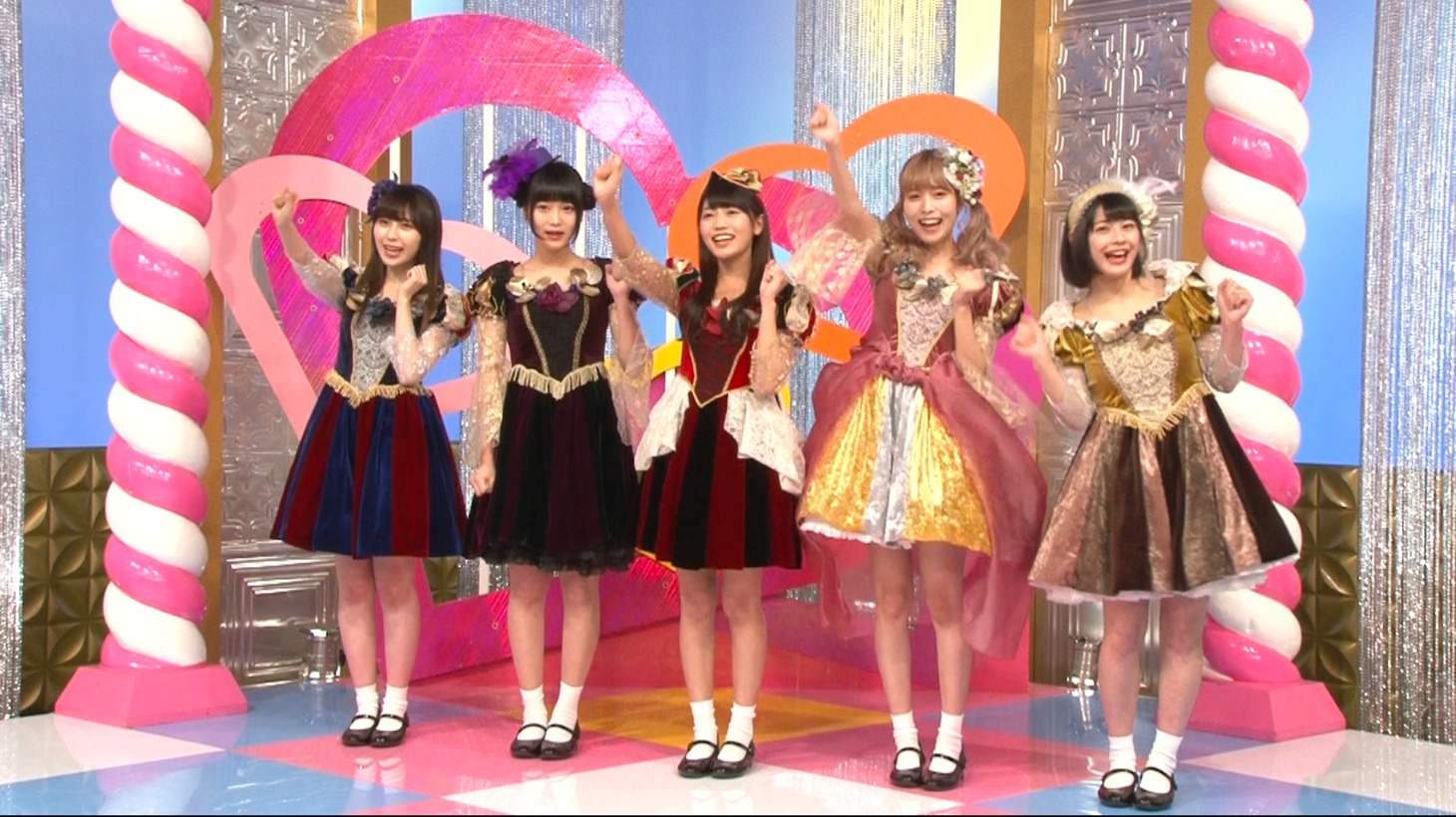 テレビ東京「NEO決戦バラエティ キングちゃん」最終回「本職笑わせ王」ゲストのまねきケチャ。