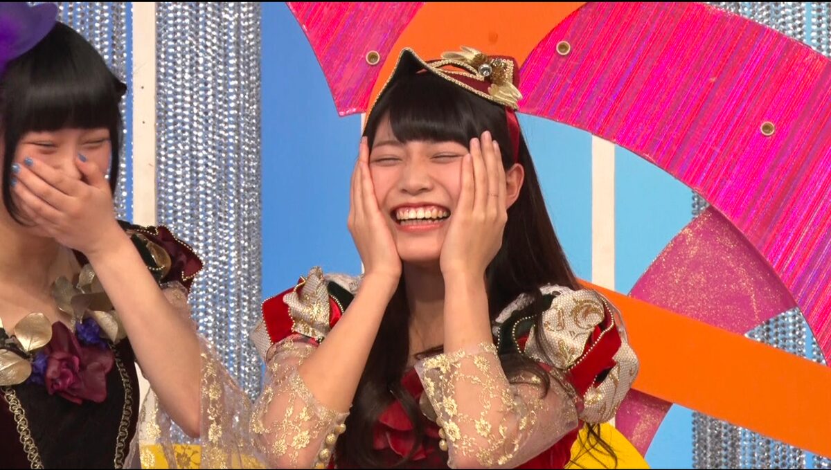 笑いをこらえるまねきケチャ 中川美優 左 と松下玲緒菜 右 まねきケチャ 木山裕策は本職をまっとうできるのか キングちゃん 最終回 画像ギャラリー 4 6 音楽ナタリー 笑いをこらえるまねきケチャ 中川美優 左 と松下玲緒菜 右 まねきケチャ 木山裕策は本職をまっとうできるのか キングちゃん 最終回 画像ギャラリー 4 6 音楽ナタリー