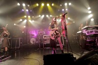 SILENT SIREN「天下一品 presents SILENT SIREN LIVE TOUR 2018 ～"Girls will be Bears"TOUR～」神奈川・Yokohama Bay Hall公演の模様。（Photo by HAJIME KAMIIISAKA）