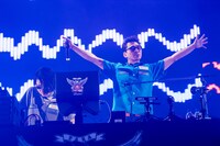 左から牛尾憲輔、石野卓球（撮影：成瀬正規）