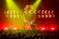 「燃える！バルセロナ」のパフォーマンスの様子。（撮影：成瀬正規）