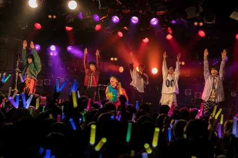 超特急（撮影：米山三郎 / 西村廣起）