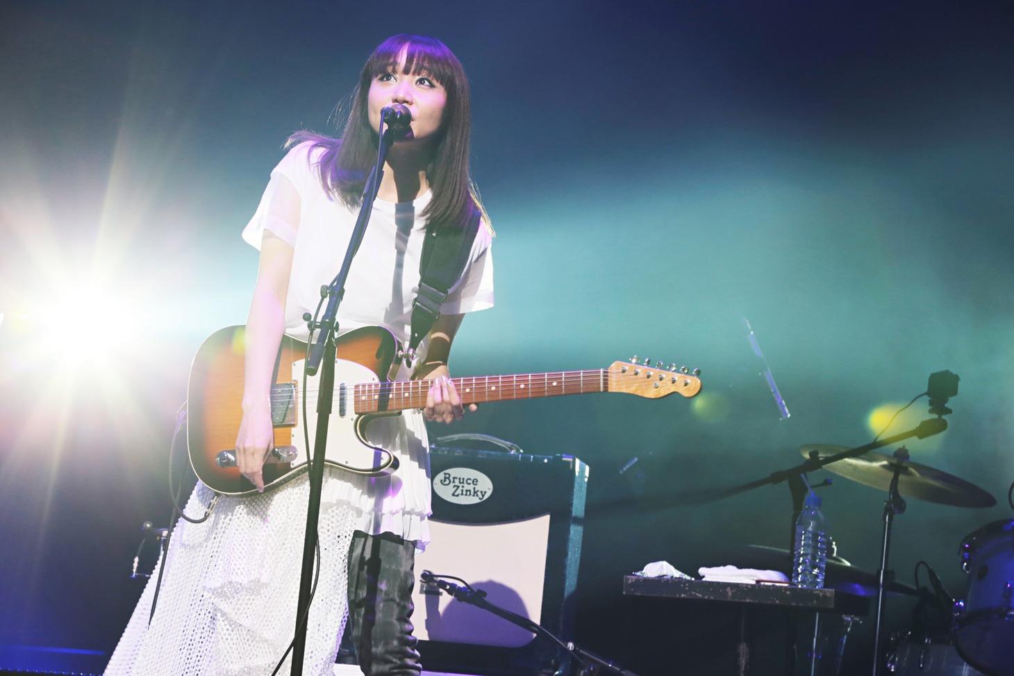 矢井田瞳「LIVE CONCERT TOUR ～COCOON AWAKE 2018～」東京・EX THEATER ROPPONGI公演の様子。