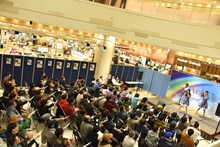 Negiccoによるミニライブの様子。