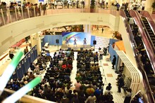 Negiccoによるミニライブの様子。