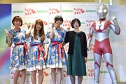 左からKaede、Nao☆、Megu、省エネの山川さん、ウルトラマン。