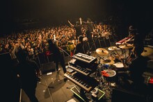 FRONTIER BACKYARD（撮影：山川哲矢）