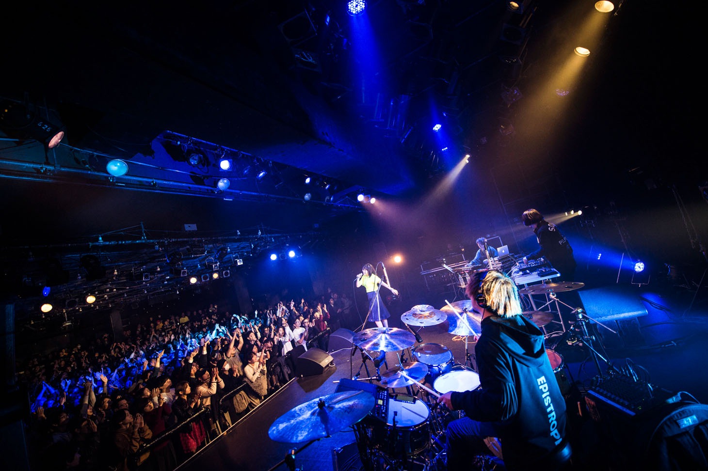 iri「iri 1st Tour 2018」LIQUIDROOM公演の様子。（撮影：田中聖太郎）