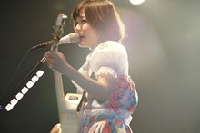 吉澤嘉代子「ウルトラスーパーミラクルツアー」最終公演の様子。（撮影：田中一人）