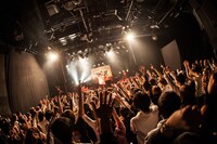 「2nd album"THUNDER"release tour 2017-2018」東京・UNIT公演の様子。（Photo by NAOTO SONODA）