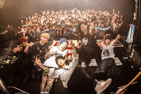 「2nd album"THUNDER"release tour 2017-2018」東京・UNIT公演の様子。（Photo by NAOTO SONODA）