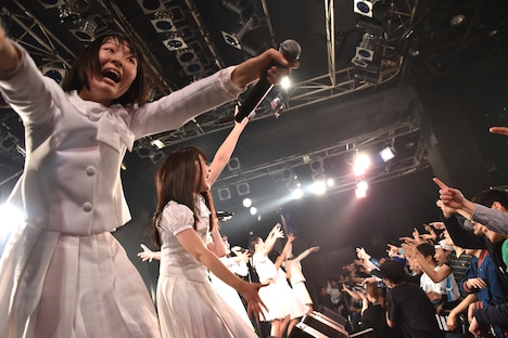 アイドルネッサンスヨコハマで感謝するネッサンス！！」の様子。