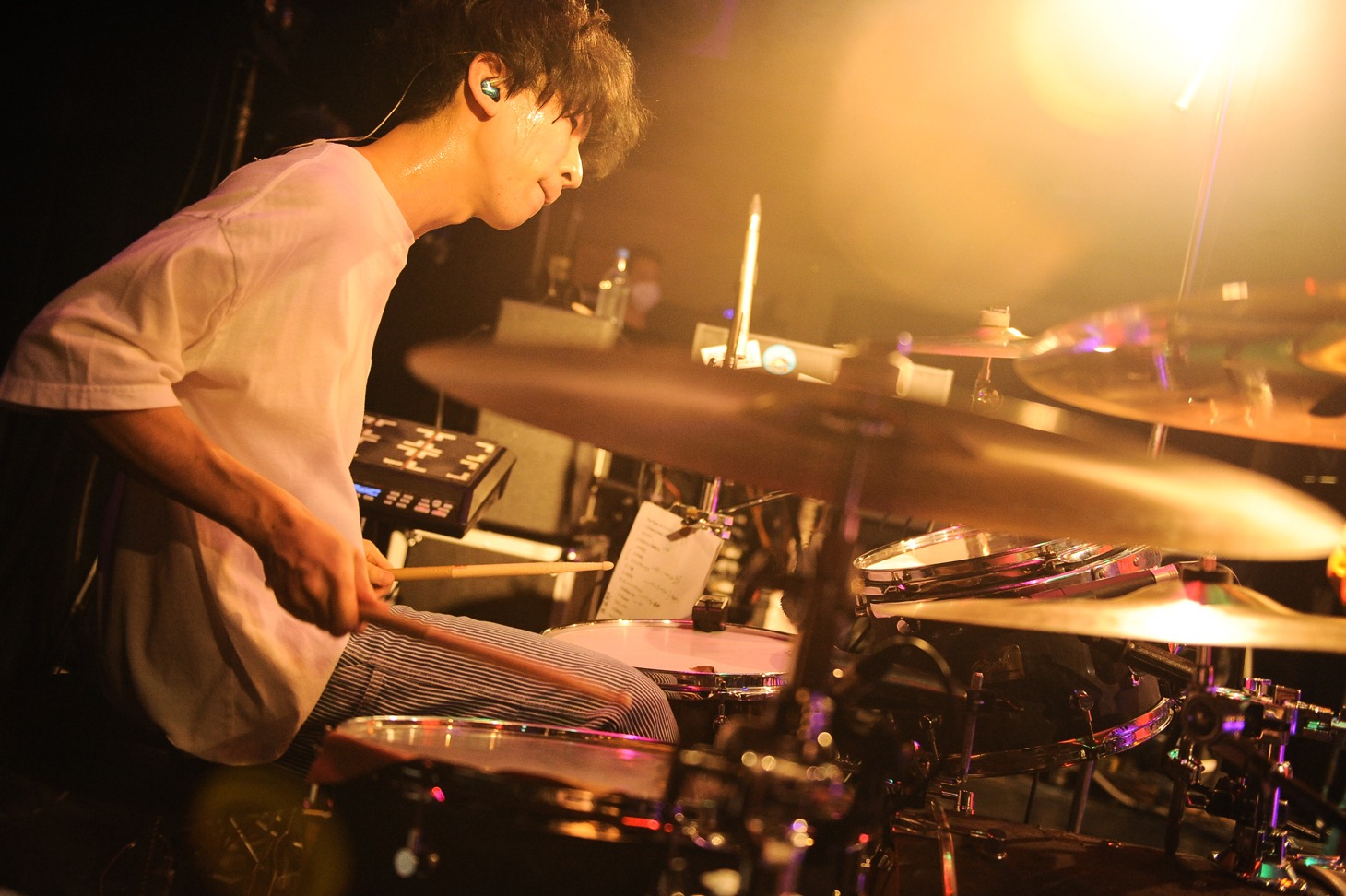 コウタロウ（Dr）（Photo by MASANORI FUJIKAWA）