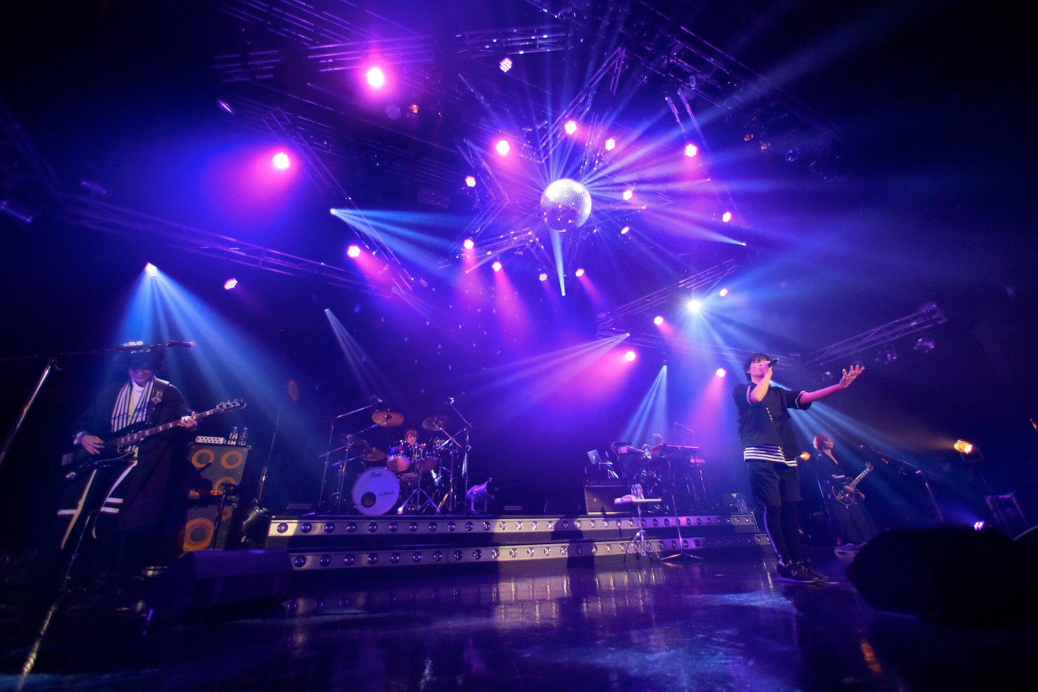 PENGUIN RESEARCH「LIVE TOUR 2017-2018 PENGUIN QUEST～お台場に導かれし者たち～」Zepp DiverCity TOKYO公演の様子。