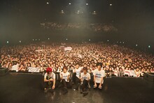 PENGUIN RESEARCH「LIVE TOUR 2017-2018 PENGUIN QUEST～お台場に導かれし者たち～」Zepp DiverCity TOKYO公演の様子。