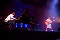 植田真梨恵「Live of Lazward Piano “bilberry tour”」東京・東京グローブ座公演の様子。（撮影：竹谷さくら）