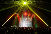 岡崎体育「JINRO presents 岡崎体育ワンマンツアー『密着！謎のメンタリストRYOMAを追え！』」SENDAI GIGS公演の様子。