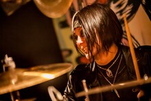 MAKI（HER NAME IN BlOOD）（Photo by KONUMA TAKASHI）