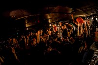 HER NAME IN BlOODのライブの様子。（Photo by KONUMA TAKASHI）