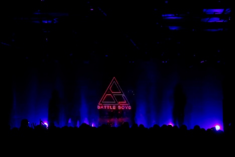 「BATTLE BOYS STARTING LIVE 2018～one chance～」オープニングの様子。（撮影：笹森健一）