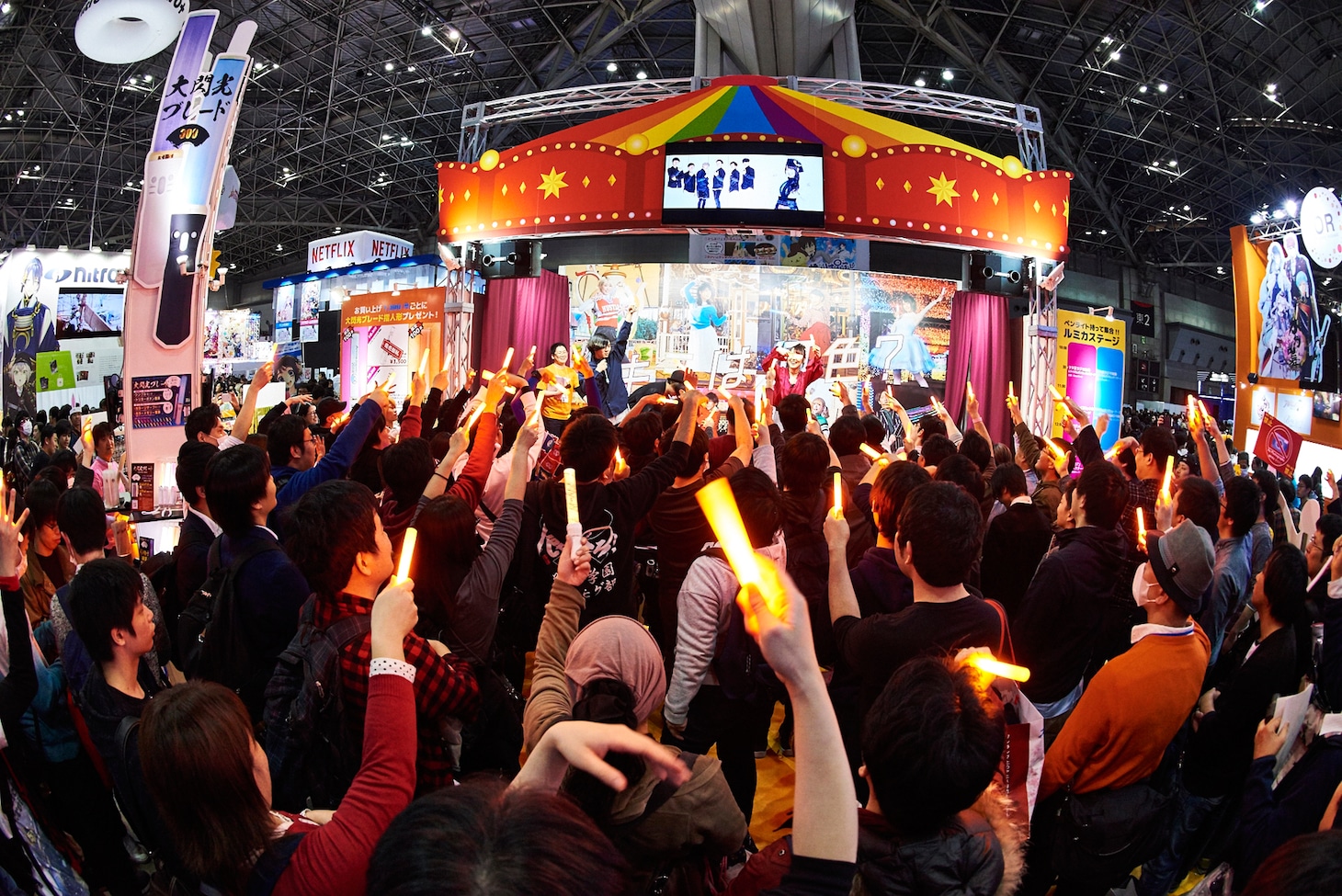 「AnimeJapan 2018」ルミカブースで行われた「サイリウムダンスショーケース from TOKYO ROMANCE PARK」の様子。（写真提供：キングレコード）