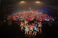 「FES☆TIVE ワンマンライブ in STUDIO COAST」の様子。（Photo by NEW163）