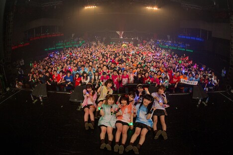 「FES☆TIVE ワンマンライブ in STUDIO COAST」の様子。（Photo by NEW163）