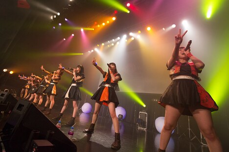 「FES☆TIVE ワンマンライブ in STUDIO COAST」の様子。（Photo by NEW163）