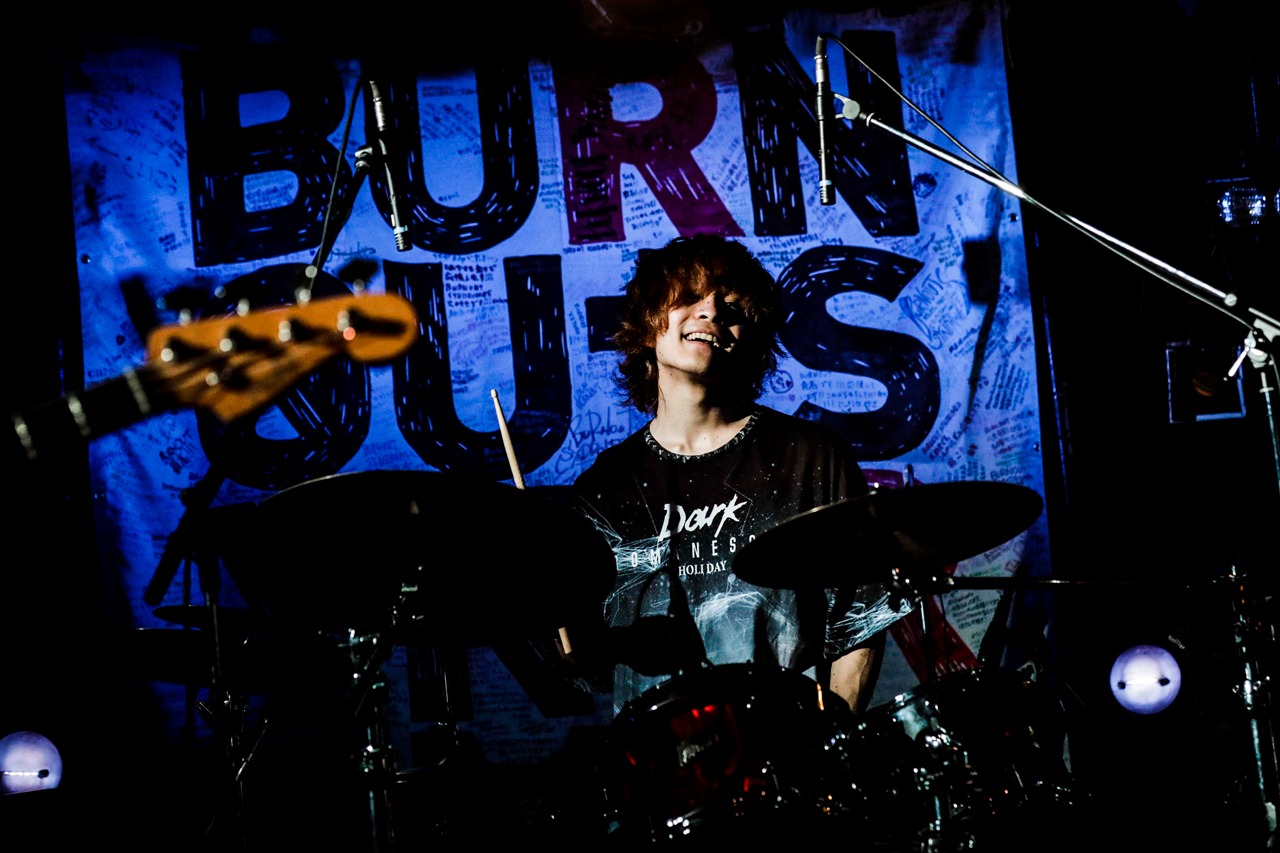 BURNOUT SYNDROMES「全国ワンマンツアー2018『孔雀～いざ真剣勝負～』」東京・渋谷CLUB QUATTRO公演の様子。（Photo by HAJIME KAMIIISAKA）