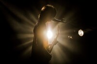 熊谷和海（G, Vo）（Photo by HAJIME KAMIIISAKA）