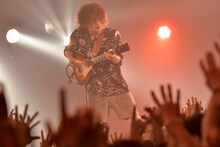 黒田隼之介（G, Cho / sumika）（撮影：古渓一道）