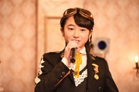 フローラ役の高沢英。