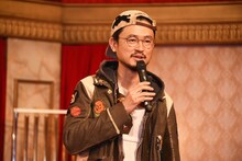 ロッソ役のペトロールズの長岡亮介（Vo, G）。