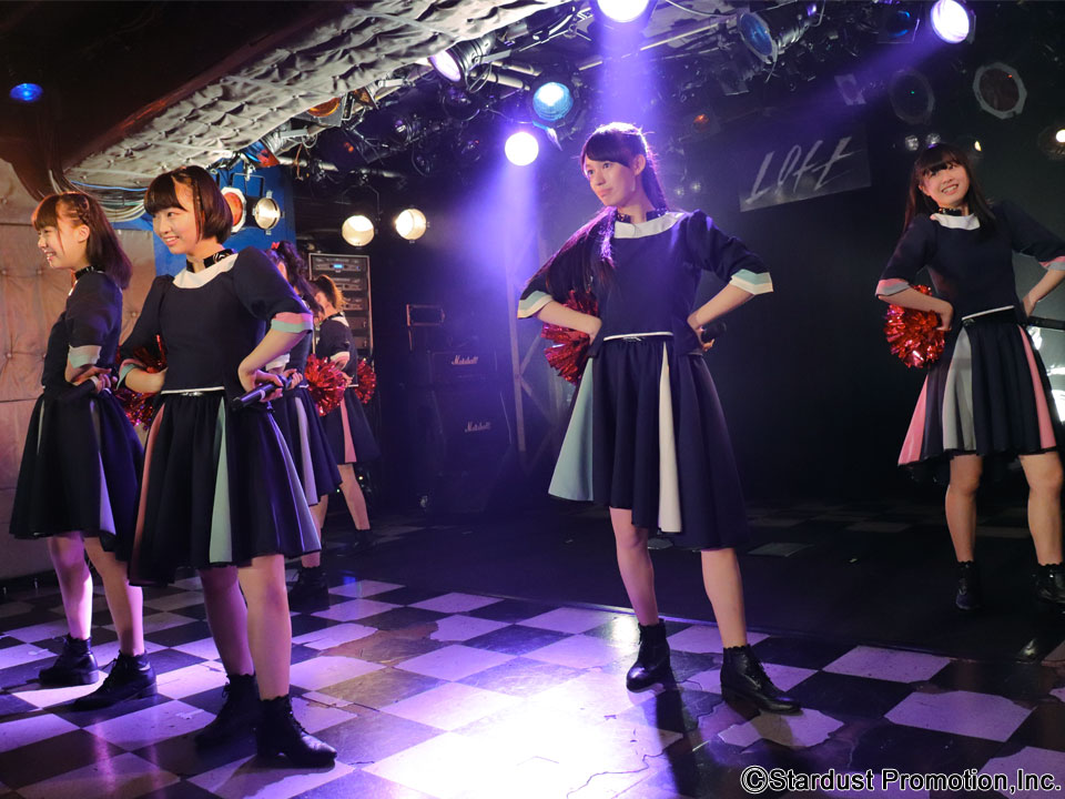 桜エビ～ずワンマンライブ 東京・新宿LOFT公演「みっぴの観桜会おいでやす～」の様子。（写真提供：スターダストプロモーション）