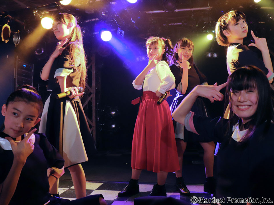 桜エビ～ずワンマンライブ 東京・新宿LOFT公演「みっぴの観桜会おいでやす～」の様子。（写真提供：スターダストプロモーション）