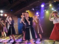 桜エビ～ずワンマンライブ 東京・新宿LOFT公演「みっぴの観桜会おいでやす～」の様子。（写真提供：スターダストプロモーション）