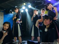 桜エビ～ずワンマンライブ 東京・新宿LOFT公演「全力15歳」の様子。（写真提供：スターダストプロモーション）