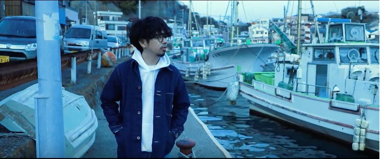 Gotch「Baby Don't Cry」MVのワンシーン。