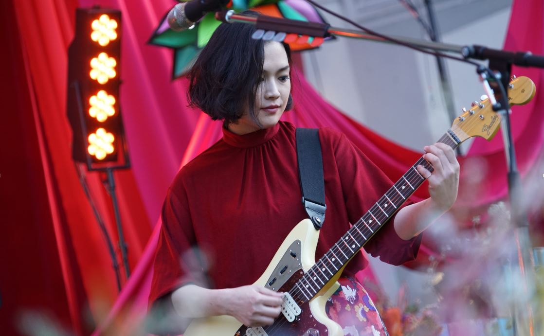 yui（Vo, G）（提供：Sony Music）