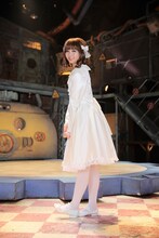 「『ギア-GEAR-』East Version」でドールを演じる安本彩花（私立恵比寿中学）。