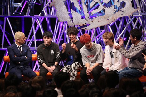 04 Limited Sazabysとダウンタウン。 (c)フジテレビ