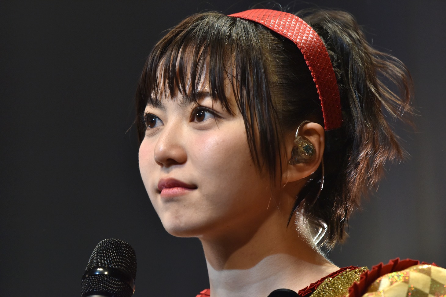 安本彩花