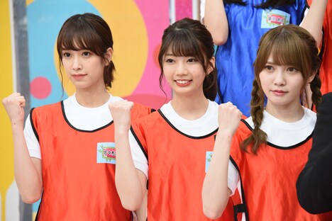 左から佐々木久美、高本彩花、加藤史帆。