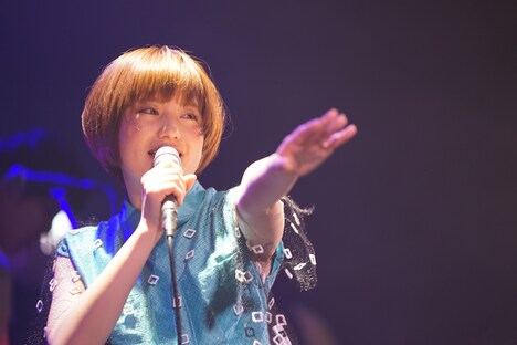 SHE IS SUMMER（撮影：山本勲）